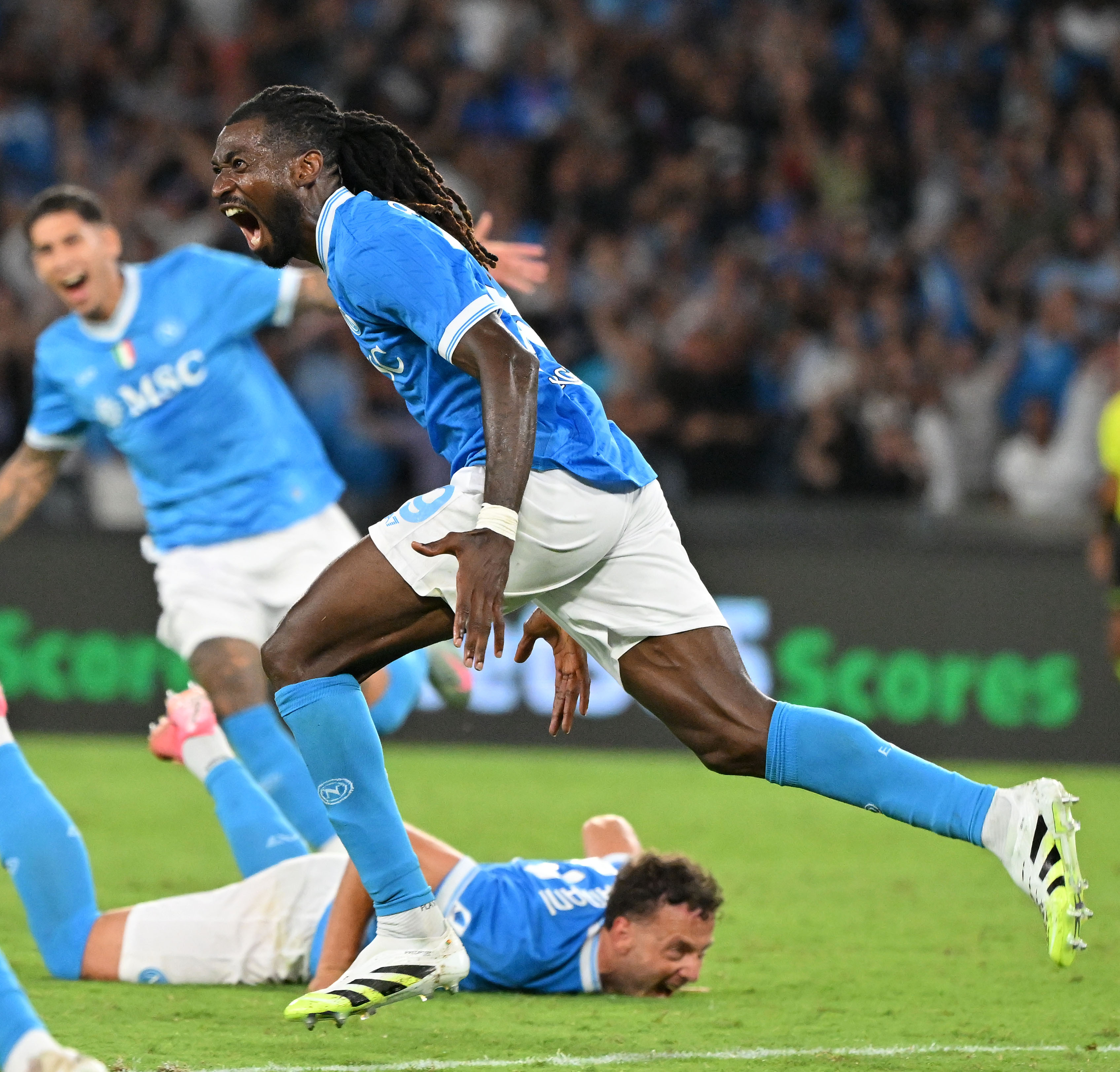 那不勒斯意甲击败博洛尼亚奥斯梅恩头球建功(意甲博洛尼亚vs那不勒斯)